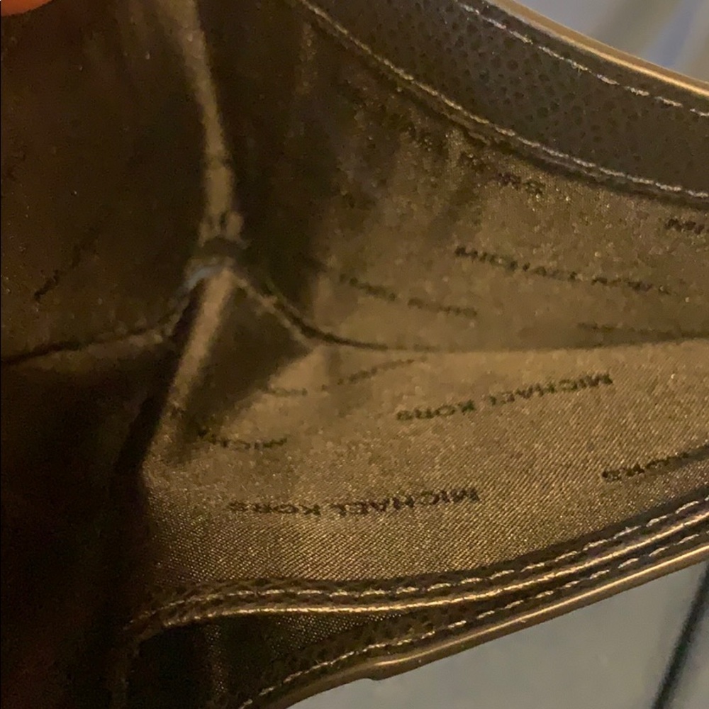 Micheal Kors wallet - Picture 4 of 4